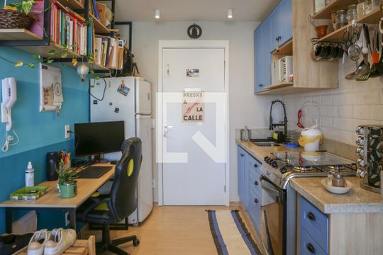 Cozinha de apartamento para alugar com 1 quarto, 30m² em Parque Industrial Tomas Edson, São Paulo