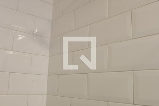 Banheiro da Suíte de apartamento para alugar com 1 quarto, 30m² em Parque Industrial Tomas Edson, São Paulo