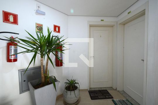 Hall de entrada de casa de condomínio à venda com 3 quartos, 96m² em Usina Piratininga, São Paulo