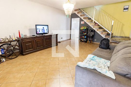 Casa à venda com 3 quartos, 175m² em Vila Lúcia Elvira, São Paulo