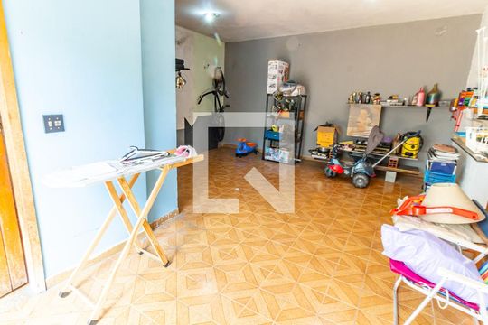 Área comum de casa à venda com 3 quartos, 175m² em Vila Lúcia Elvira, São Paulo