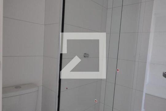 Banheiro de apartamento à venda com 1 quarto, 27m² em Vila Mazzei, São Paulo