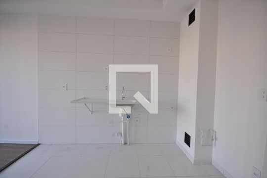 Cozinha de apartamento à venda com 1 quarto, 27m² em Vila Mazzei, São Paulo