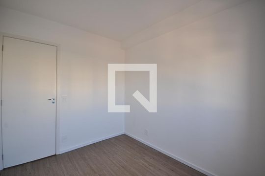 Quarto de apartamento à venda com 1 quarto, 27m² em Vila Mazzei, São Paulo
