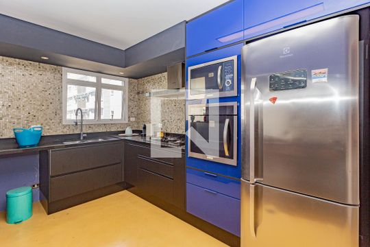 Cozinha de apartamento para alugar com 3 quartos, 133m² em Bosque da Saúde, São Paulo