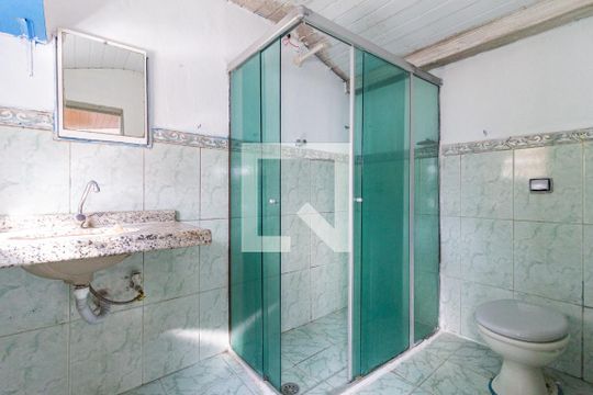 Banheiro de casa para alugar com 3 quartos, 200m² em Km 18, Osasco