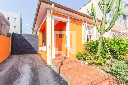 Garagem de casa para alugar com 3 quartos, 200m² em Km 18, Osasco