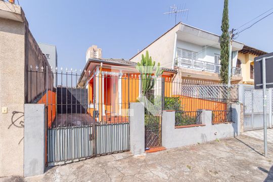 Fachada de casa para alugar com 3 quartos, 200m² em Km 18, Osasco