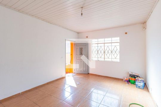 Casa para alugar com 3 quartos, 200m² em Km 18, Osasco
