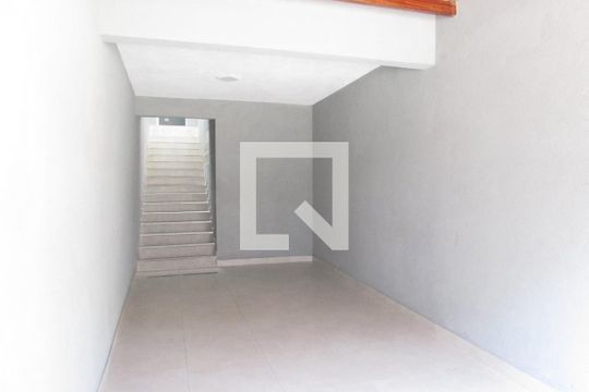 Garagem de casa à venda com 2 quartos, 75m² em Jardim Jaqueline, São Paulo