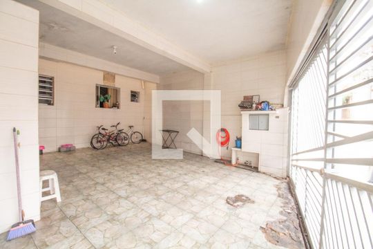 Ampla garagem de casa à venda com 2 quartos, 200m² em Chácara Belenzinho, São Paulo