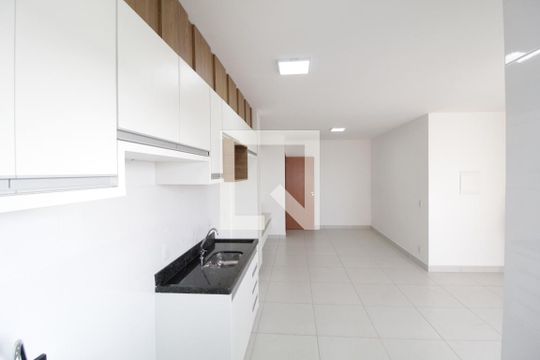 Cozinha de apartamento para alugar com 2 quartos, 56m² em Novo Mundo, Uberlândia