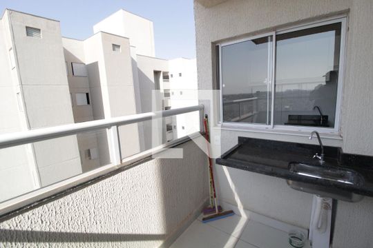 Sacada de apartamento para alugar com 2 quartos, 56m² em Novo Mundo, Uberlândia