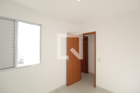 Quarto 1 de apartamento para alugar com 2 quartos, 56m² em Novo Mundo, Uberlândia