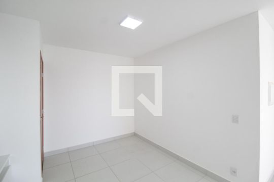 Sala de apartamento para alugar com 2 quartos, 56m² em Novo Mundo, Uberlândia