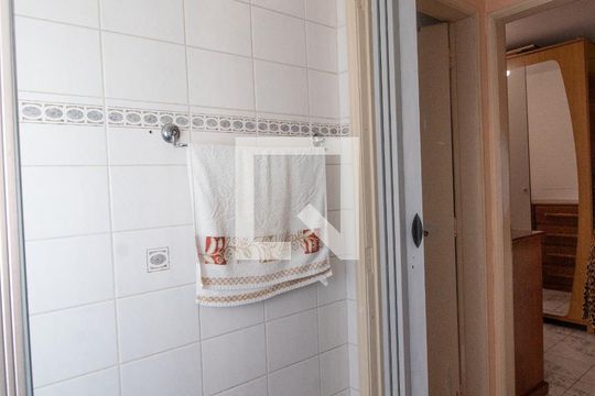Banheiro Social de apartamento à venda com 2 quartos, 65m² em Vila Antonieta, São Paulo