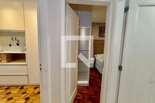 Corredor de apartamento à venda com 3 quartos, 119m² em Copacabana, Rio de Janeiro