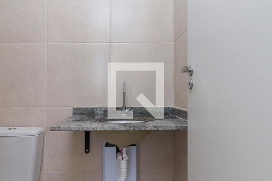 Banheiro de apartamento para alugar com 2 quartos, 36m² em Jardim Caravelas, São Paulo