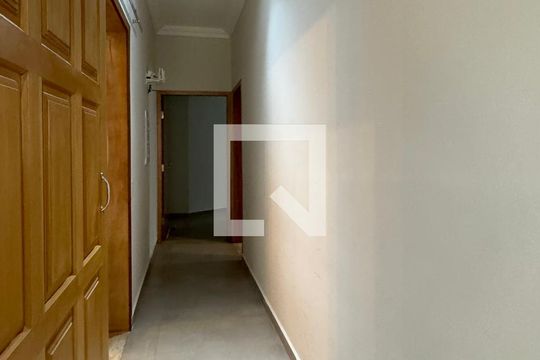 Corredor de casa de condomínio à venda com 4 quartos, 244m² em Morada dos Pássaros, Barueri