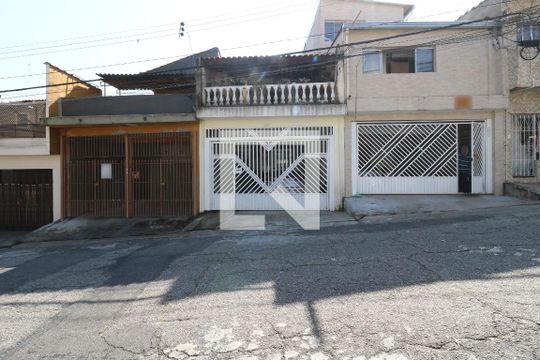 Fachada de casa para alugar com 1 quarto, 44m² em Vila Palmares, São Caetano do Sul
