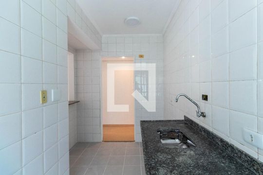 Cozinha de apartamento para alugar com 2 quartos, 58m² em Penha de França, São Paulo