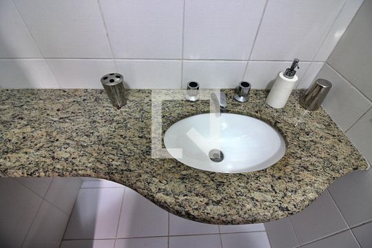 Suíte 1 Banheiro de casa à venda com 3 quartos, 330m² em Vila Mussoline, São Bernardo do Campo