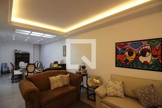 Casa à venda com 3 quartos, 330m² em Vila Mussoline, São Bernardo do Campo