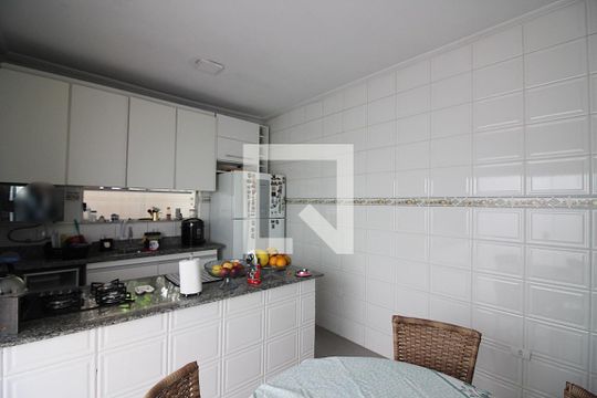 Cozinha de casa à venda com 3 quartos, 330m² em Vila Mussoline, São Bernardo do Campo