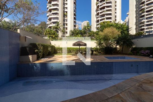 Área comum - Piscina de apartamento para alugar com 2 quartos, 57m² em Paraíso do Morumbi, São Paulo