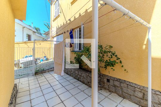 Quintal de casa à venda com 3 quartos, 477m² em Pacaembu, São Paulo