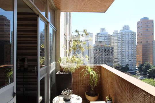 Varanda de apartamento à venda com 3 quartos, 211m² em Itaim Bibi, São Paulo