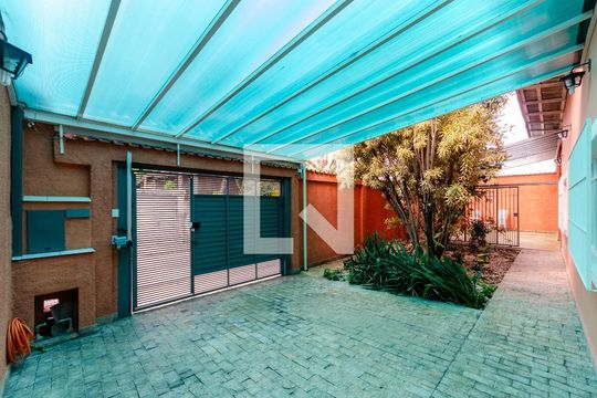 Garagem de casa para alugar com 2 quartos, 400m² em Vila Hebe, São Paulo