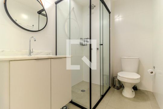 Banheiro de kitnet/studio à venda com 1 quarto, 27m² em Vila Buarque, São Paulo