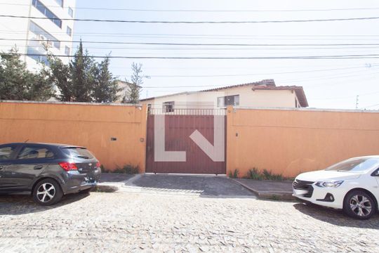 Fachada de casa à venda com 4 quartos, 448m² em Calafate, Belo Horizonte