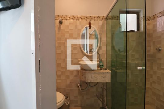Banheiro Suíte de casa para alugar com 5 quartos, 680m² em Jardim Acapulco, Guarujá