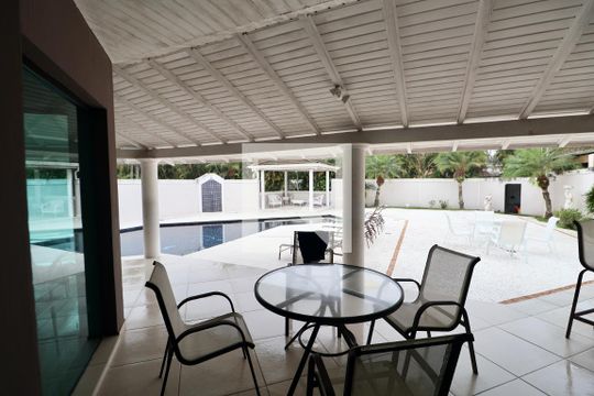 Varanda de casa para alugar com 5 quartos, 680m² em Jardim Acapulco, Guarujá