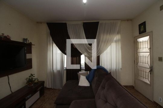 Sala de TV de casa à venda com 3 quartos, 300m² em Vila Matilde, São Paulo
