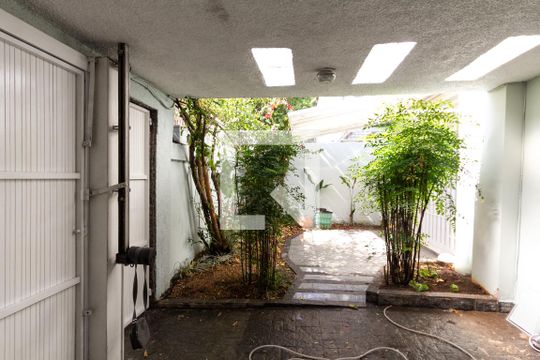 Garagem de casa à venda com 4 quartos, 300m² em Indianópolis, São Paulo