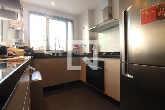 Cozinha de apartamento à venda com 4 quartos, 146m² em Santo Antônio, Belo Horizonte