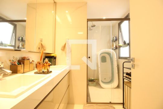 Banheiro de apartamento à venda com 4 quartos, 146m² em Santo Antônio, Belo Horizonte