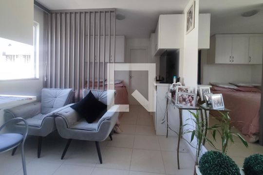 Kitnet/Studio para alugar com 1 quarto, 28m² em Boa Vista, Curitiba