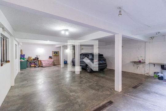 Garagem de casa para alugar com 4 quartos, 320m² em Vila Osasco, Osasco