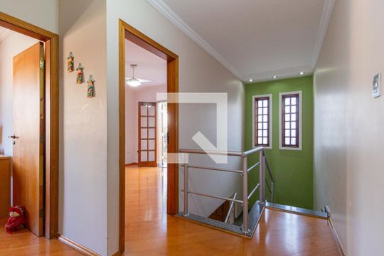 Corredor de casa para alugar com 4 quartos, 320m² em Vila Osasco, Osasco