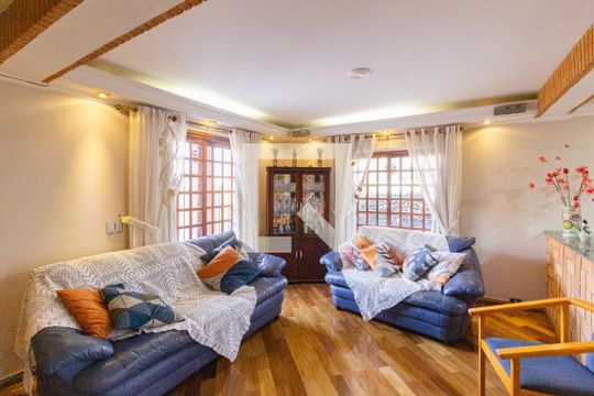 Sala de casa para alugar com 4 quartos, 320m² em Vila Osasco, Osasco