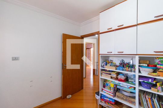 Quarto 1 de casa para alugar com 4 quartos, 320m² em Vila Osasco, Osasco