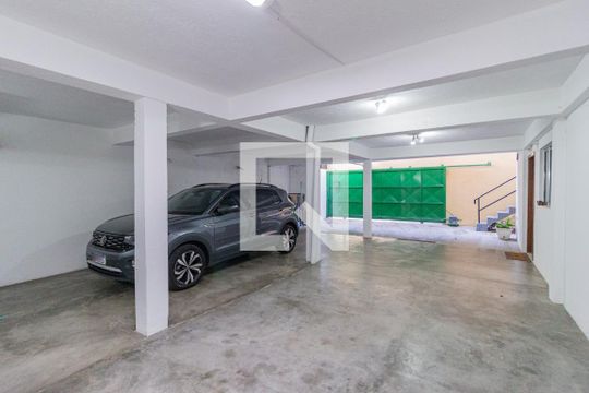 Garagem de casa para alugar com 4 quartos, 320m² em Vila Osasco, Osasco