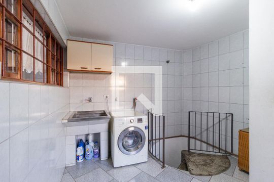 Área de serviço de casa para alugar com 4 quartos, 320m² em Vila Osasco, Osasco