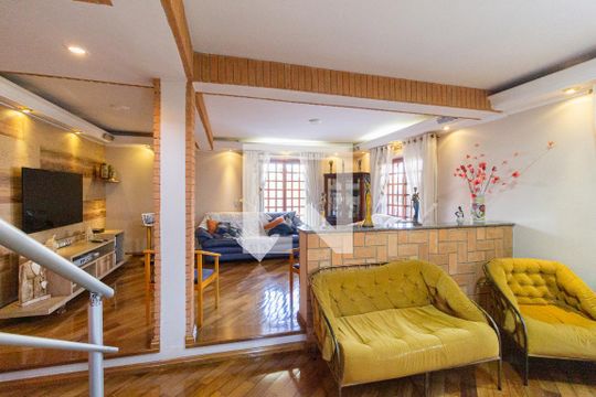Sala de casa para alugar com 4 quartos, 320m² em Vila Osasco, Osasco