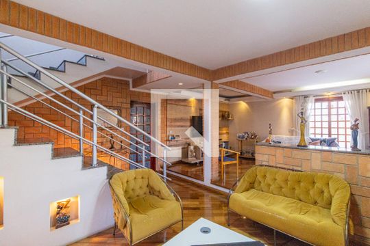 Sala de casa para alugar com 4 quartos, 320m² em Vila Osasco, Osasco