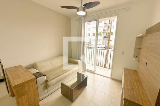 Sala de apartamento para alugar com 2 quartos, 62m² em Vargem do Bom Jesus, Florianópolis